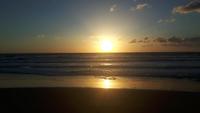 Sonnenuntergang am Hotelstrand 