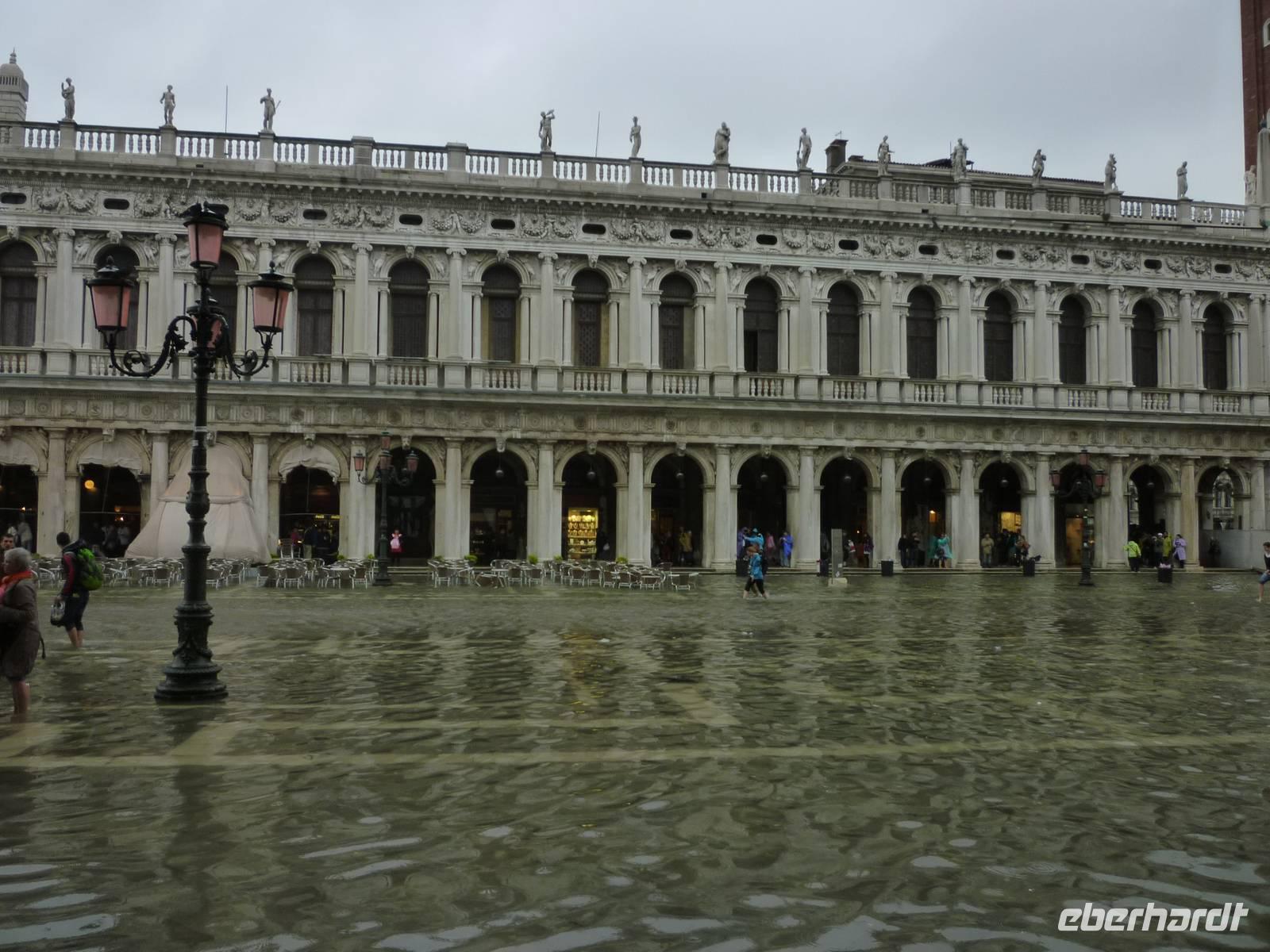 16.05.2013 Venedig bei Aqua alta &ndash; &copy; Jutta Petzold-Herrmann (Eberhardt TRAVEL)