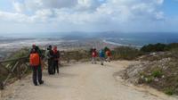 Wandergruppe mit Blick auf Trapani und die Salinen &ndash; &copy; Maja Petermann (Eberhardt TRAVEL)