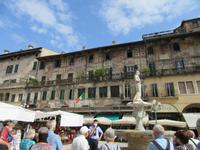 Piazza Erbe &ndash; &copy; Petra Sauer (Eberhardt TRAVEL)