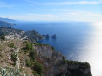 Faraglioni-Felsen_1 &ndash; &copy; Thomas Mühlbauer (Eberhardt TRAVEL)
