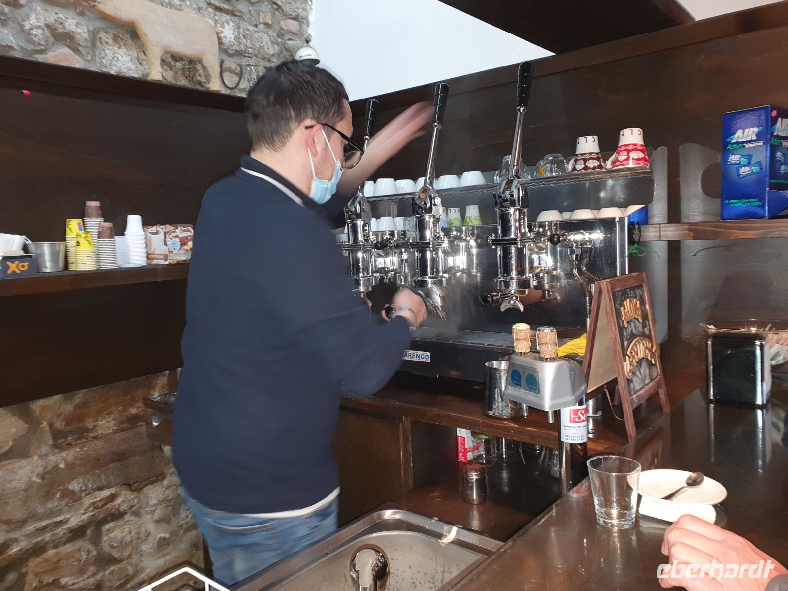 Cafe Bar in Perdifumio &ndash; &copy; Ria Heilmann (Eberhardt TRAVEL)