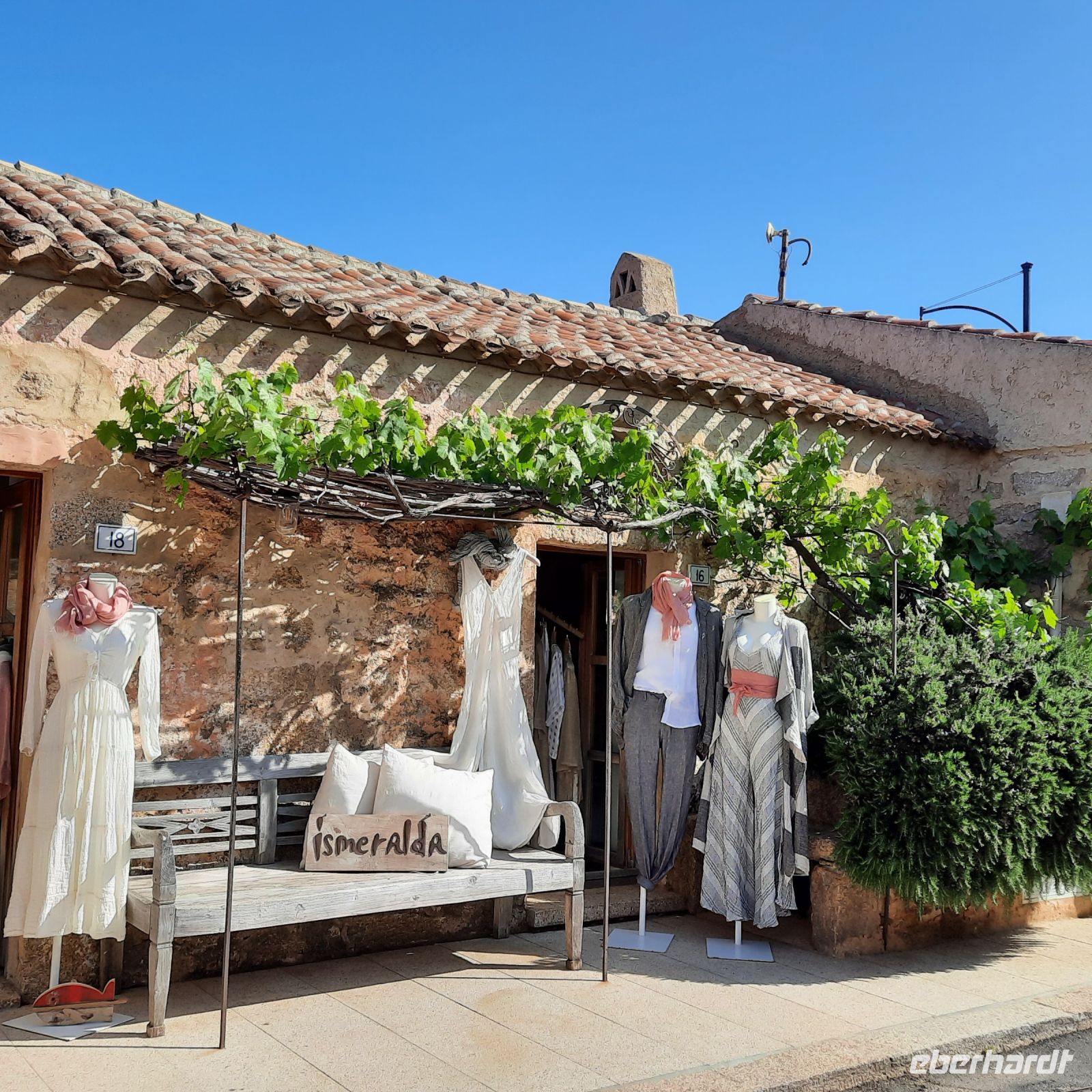 017 San Pantaleo.jpg &ndash; &copy; Kathrin Mickan (Eberhardt TRAVEL)