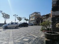 Platz in Castelmola &ndash; &copy; Andrej Kulikov (Eberhardt TRAVEL)