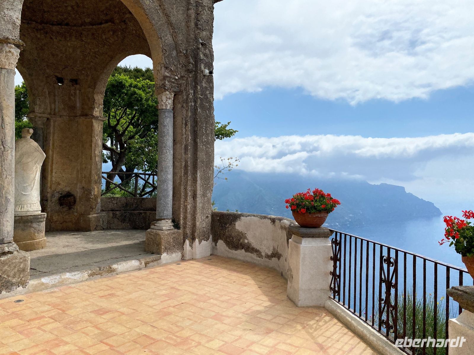 Tag 2 - Terrasse im Garten der Villa Cimbrone.jpg &ndash; &copy; Christin Kuschka (Eberhardt TRAVEL)
