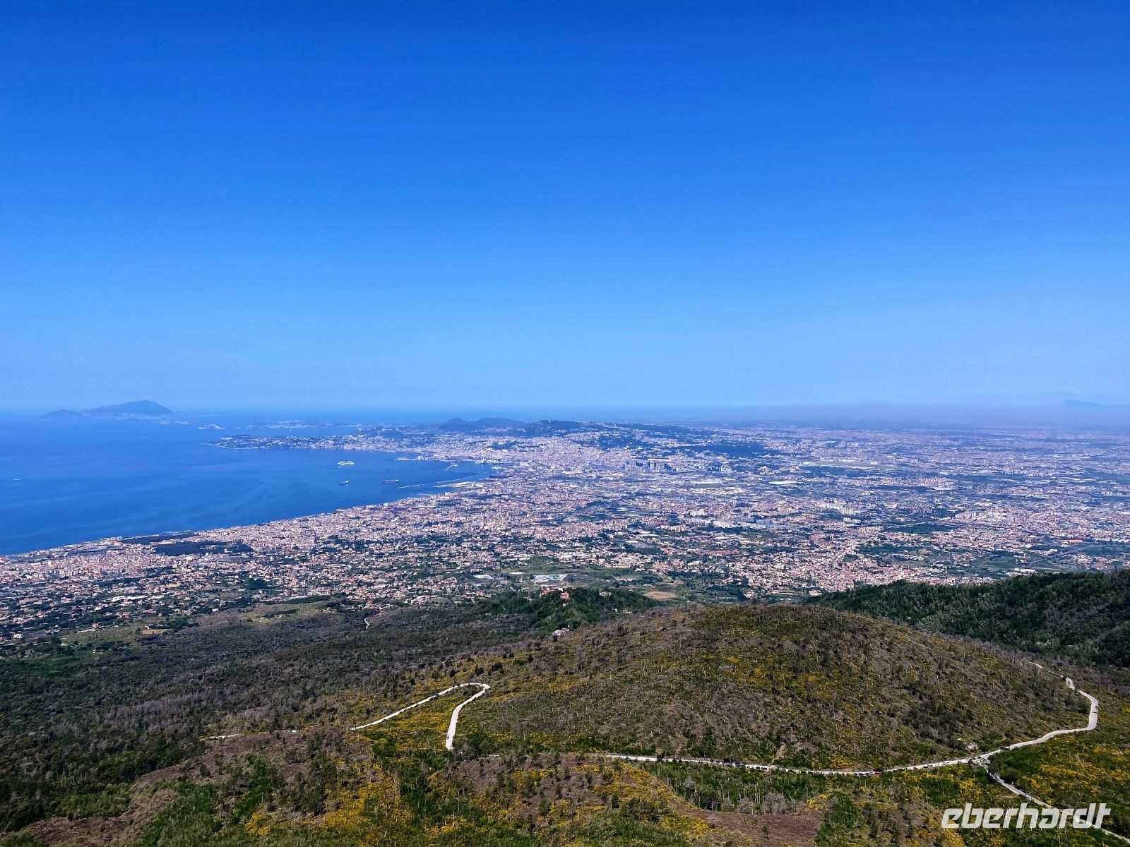 Tag 4 - Blick auf Neapel.jpg &ndash; &copy; Christin Kuschka (Eberhardt TRAVEL)