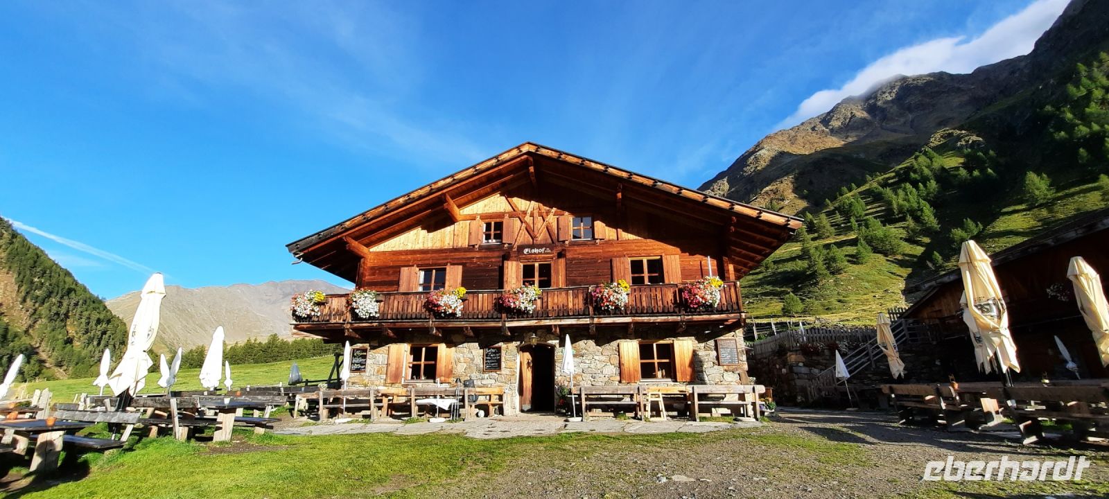 Einhof am Morgen &ndash; &copy; Betina Marinow (Eberhardt TRAVEL)