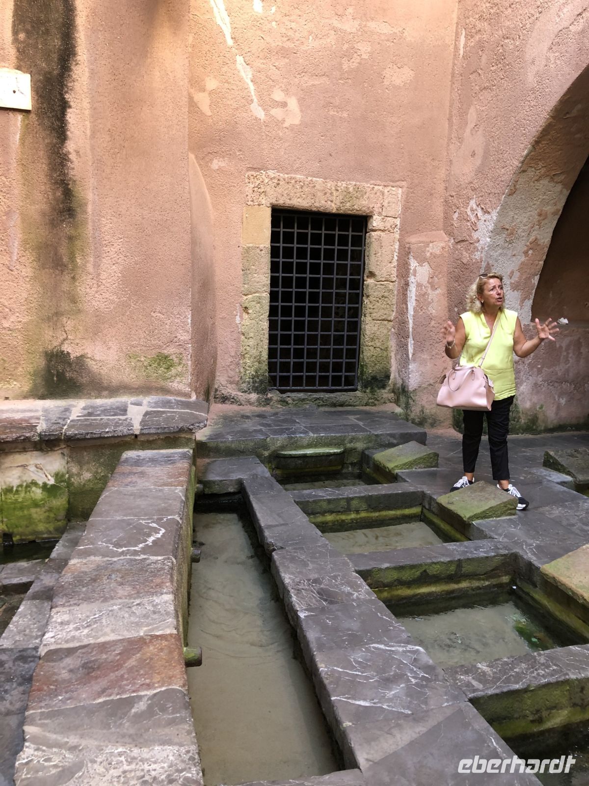 Antike Waschbecken & RL Silia &ndash; &copy; Sabine C. Seifert (Eberhardt TRAVEL)