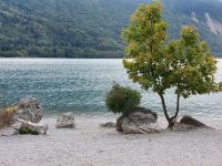 Ufer Molvenosee &ndash; &copy; Sabine Krug (Eberhardt TRAVEL)
