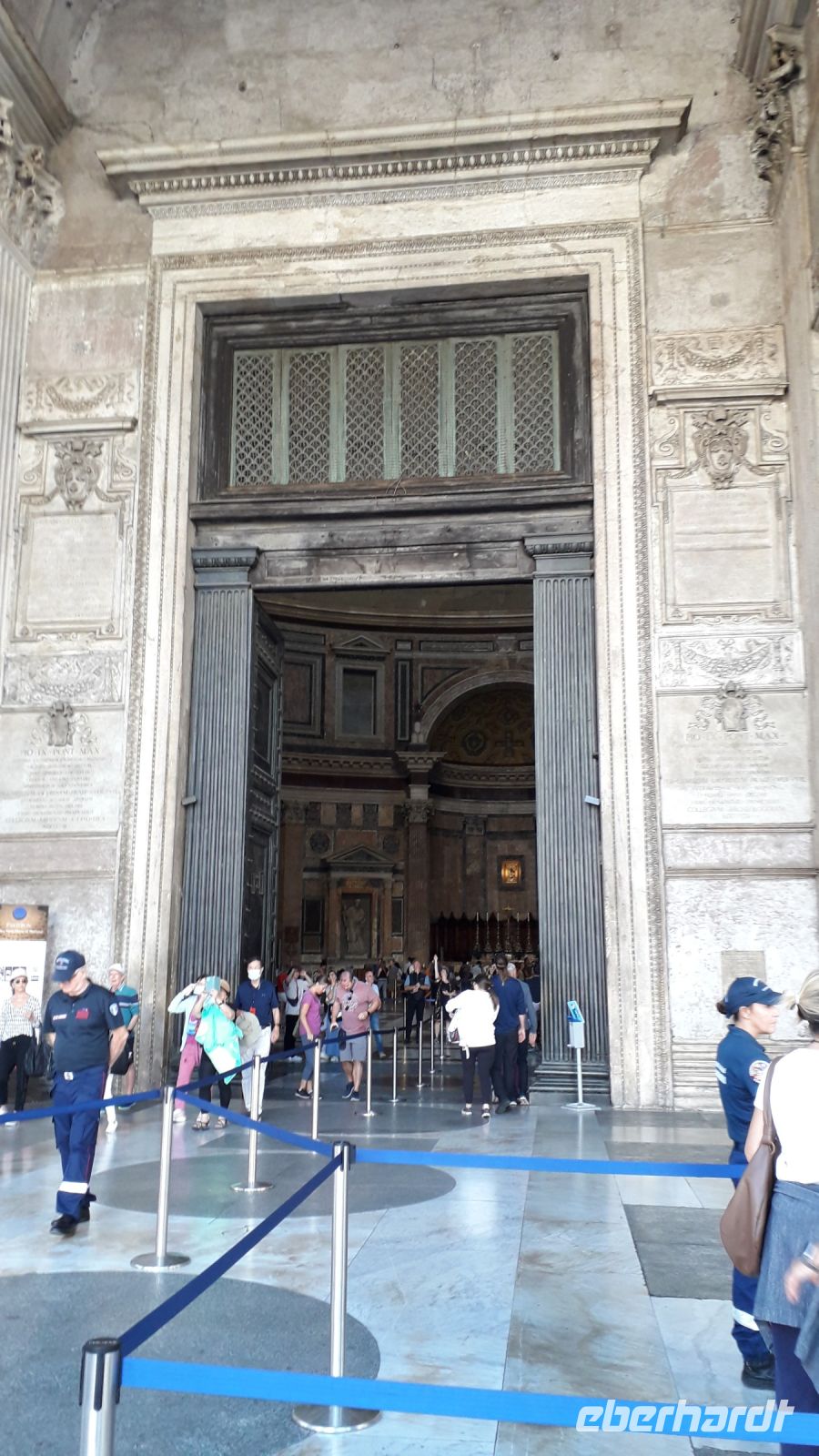 Der Eingang zum Pantheon &ndash; &copy; Julia Kies (Eberhardt TRAVEL)