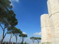 Castel del Monte - was für eine Kulisse.JPG &ndash; &copy; Marieta Beck (Eberhardt TRAVEL)