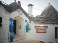 Alberobello - Kunstlädchen.jpg &ndash; &copy; Marieta Beck (Eberhardt TRAVEL)