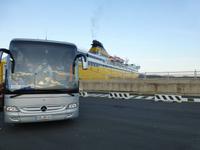 Golfo Aranci - Bus mit Mega Express Three &ndash; &copy; Claudia Bernhardt (Eberhardt TRAVEL)