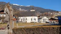 Feldthurns, Holzkunst und St.Laurentius Kirche &ndash; &copy; Ria Heilmann (Eberhardt TRAVEL)