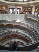 Treppe im Vatikan &ndash; &copy; Ingrid Langer (Eberhardt TRAVEL)