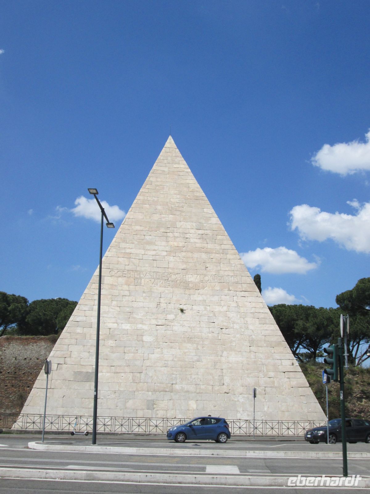 Cestius Pyramide &ndash; &copy; Heike Heinen (Eberhardt TRAVEL)