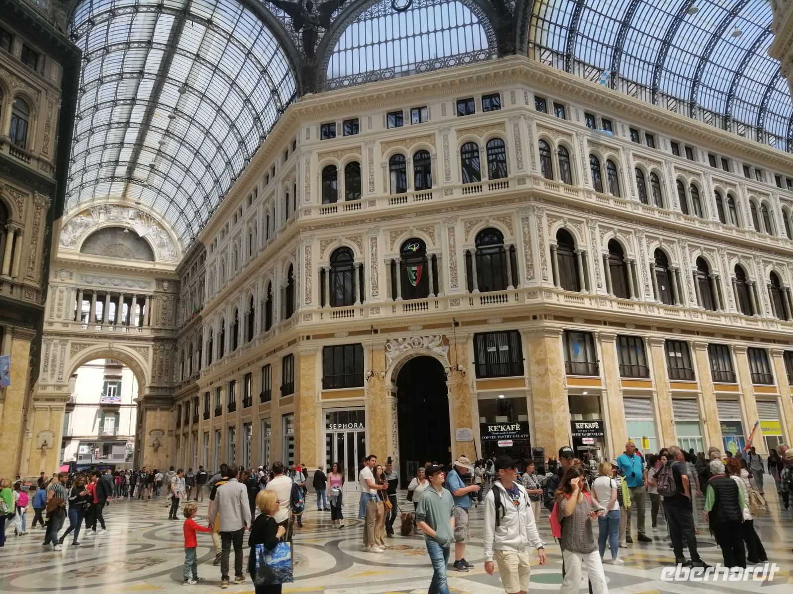 Einkaufspassage Galerie Umberto I, Altstadt von Neapel &ndash; &copy; Andrej Kulikov (Eberhardt TRAVEL)