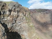 Blick in den Krater von Vesuv &ndash; &copy; Andrej Kulikov (Eberhardt TRAVEL)