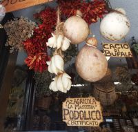 Spezialitäten aus der Region des Gargano, Käse, Paprika und Wurst &ndash; &copy; Simone Willner (Eberhardt TRAVEL)