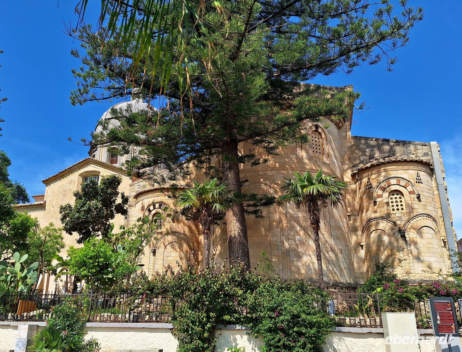 007 Kalabrien Tropea Kathedrale &ndash; &copy; Heike Jack (Eberhardt TRAVEL)