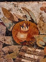 Neapel Archäologisches Museum Mosaiken Granatapfel &ndash; &copy; Heike Jack (Eberhardt TRAVEL)