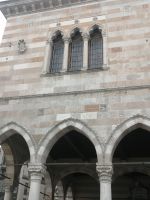 Spitzbögen als Ausdruck der venezianischen Einflüsse in der Architektur von Udine &ndash; &copy; Alicia Eckert (Eberhardt TRAVEL)