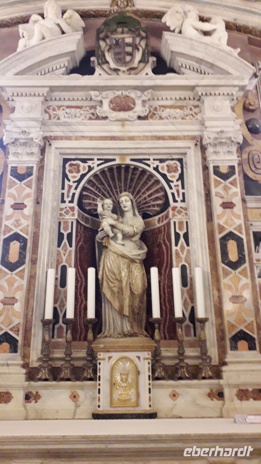 In der Kathedrale &ndash; &copy; Julia Kies (Eberhardt TRAVEL)