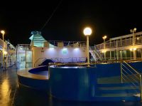 Pool an Bord – ohne Wasser &ndash; &copy; Gerold Achim Adamietz (Eberhardt TRAVEL)
