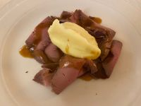 Roastbeef mit Kartoffelpüree &ndash; &copy; Gerold Achim Adamietz (Eberhardt TRAVEL)