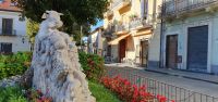 Piazza in Bomerano &ndash; &copy; Ria Heilmann (Eberhardt TRAVEL)
