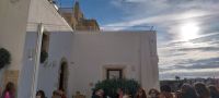 Aperitif auf einer Terrasse in Polignano a Mare im Dezember &ndash; &copy; Anette Rietz (Eberhardt TRAVEL)