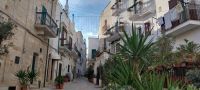 Gasse in Polignano im Dezember