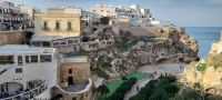 Blick auf die Bucht von Polignano a Mare von der Brücke aus im Dezember @Anette Rietz &ndash; &copy; Anette Rietz (Eberhardt TRAVEL)