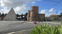 Cestius Pyramide  &ndash; &copy; Marlies Thrum (Eberhardt TRAVEL)