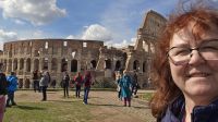 Vor dem Kolosseum &ndash; &copy; Marlies Thrum (Eberhardt TRAVEL)