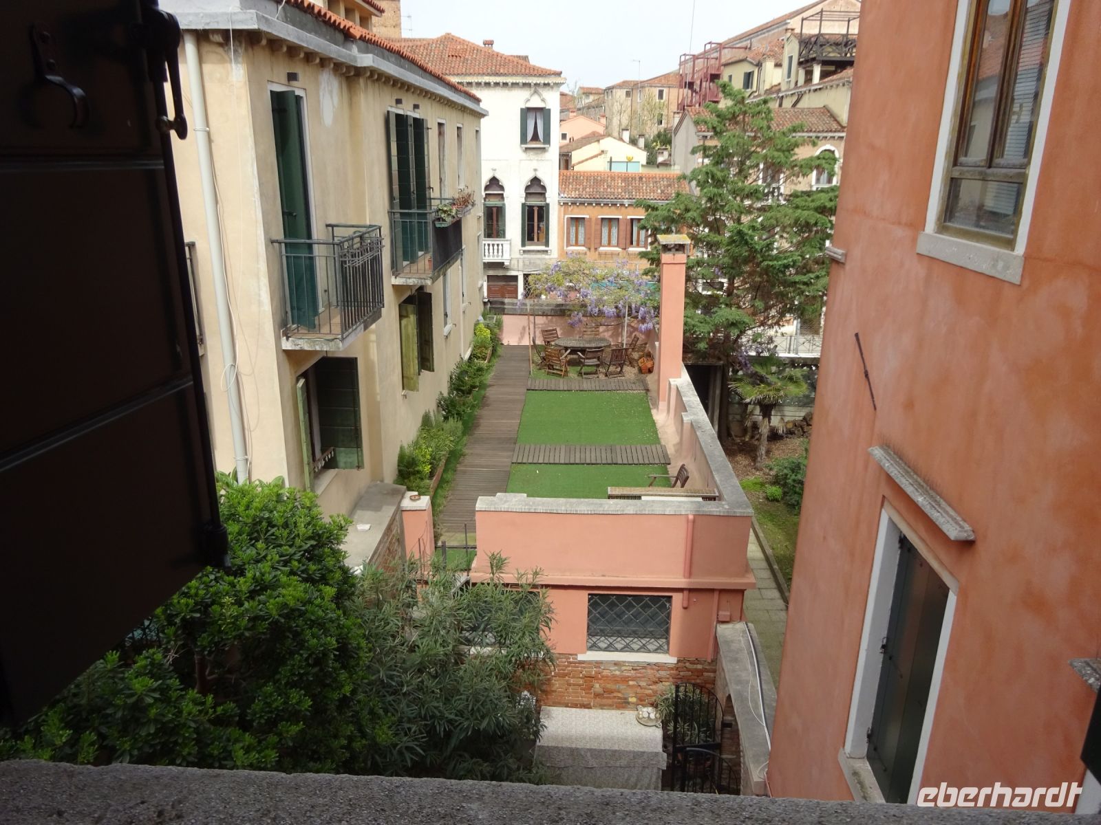 Venedig: Blick in den Garten &ndash; &copy; Inge Bily (Eberhardt TRAVEL)