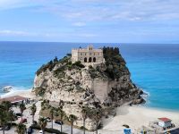 Tropea. Santa Maria dell'Isola &ndash; &copy; Heike Jack (Eberhardt TRAVEL)