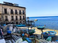 Scilla in Kalabrien &ndash; &copy; Heike Jack (Eberhardt TRAVEL)