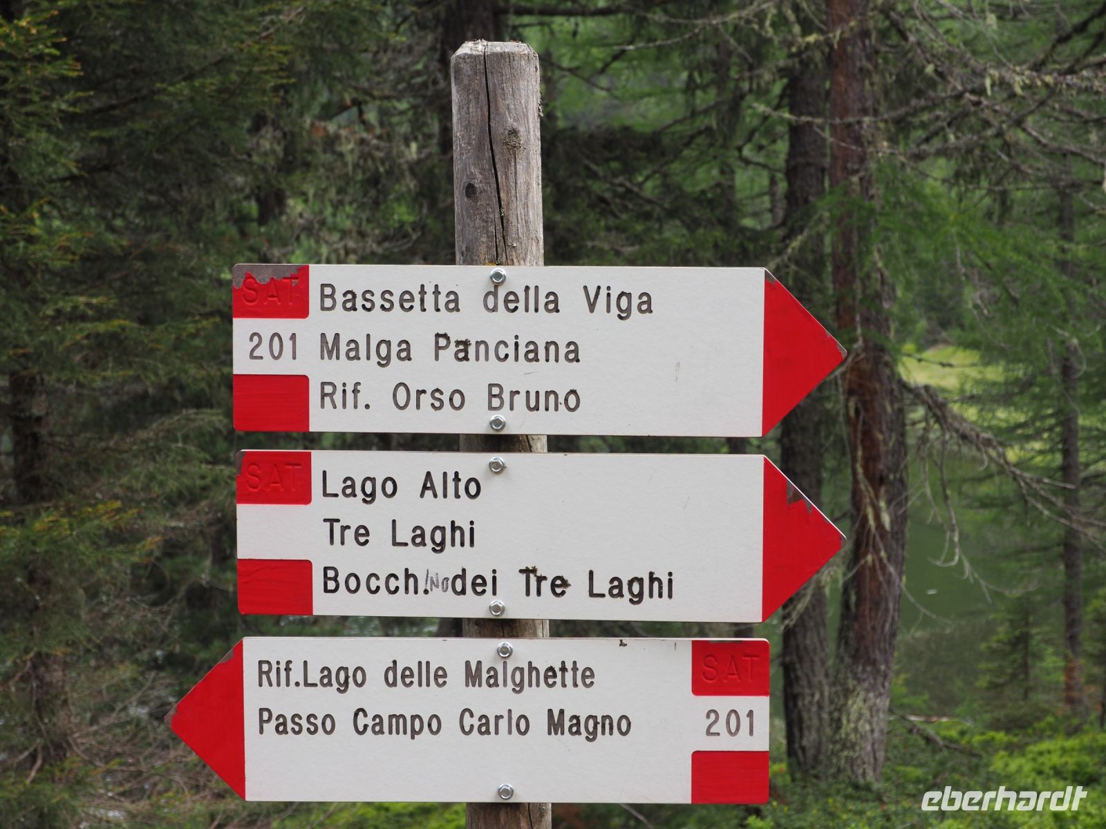 welchem Schild soll man denn jetzt folgen? &ndash; &copy; Claudia Hartwich (Eberhardt TRAVEL)