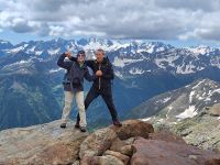 Rino und Claudia kurz vorm Sturz in den Abgrund &ndash; &copy; Claudia Hartwich (Eberhardt TRAVEL)