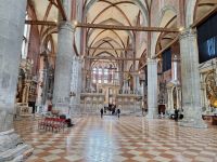 20240919_134225, im Innern der Frari-Kirche.jpg &ndash; &copy; Claudia Hartwich (Eberhardt TRAVEL)