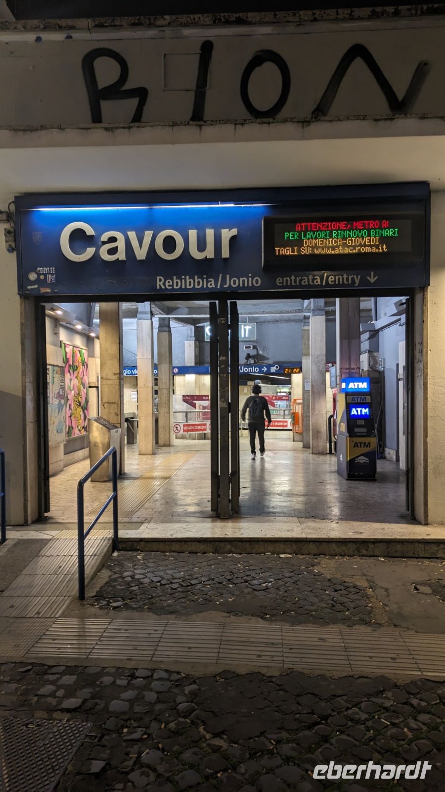 sehr praktisch, U-Bahnstation nur 2 Gehminuten entfernt &ndash; &copy; Günter Thomas Menzel (Eberhardt TRAVEL)
