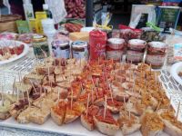 Typische Kostproben  &ndash; &copy; Monika Cortese (Eberhardt TRAVEL)