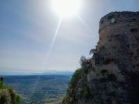 Burgruine Gerace  &ndash; &copy; Monika Cortese (Eberhardt TRAVEL)