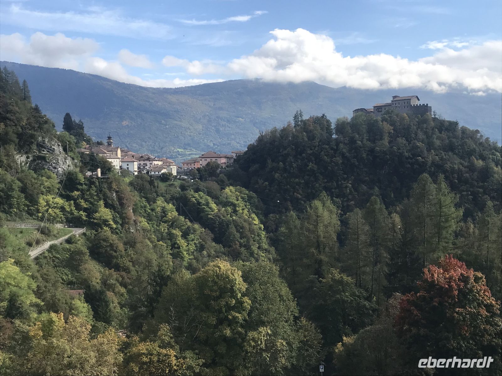 Wanderreise am Gardasee 14.10.2024 Start - Burg Stenico -erbaut im Auftrag der Bischöfe &ndash; &copy; Renate Schuster (Eberhardt TRAVEL)