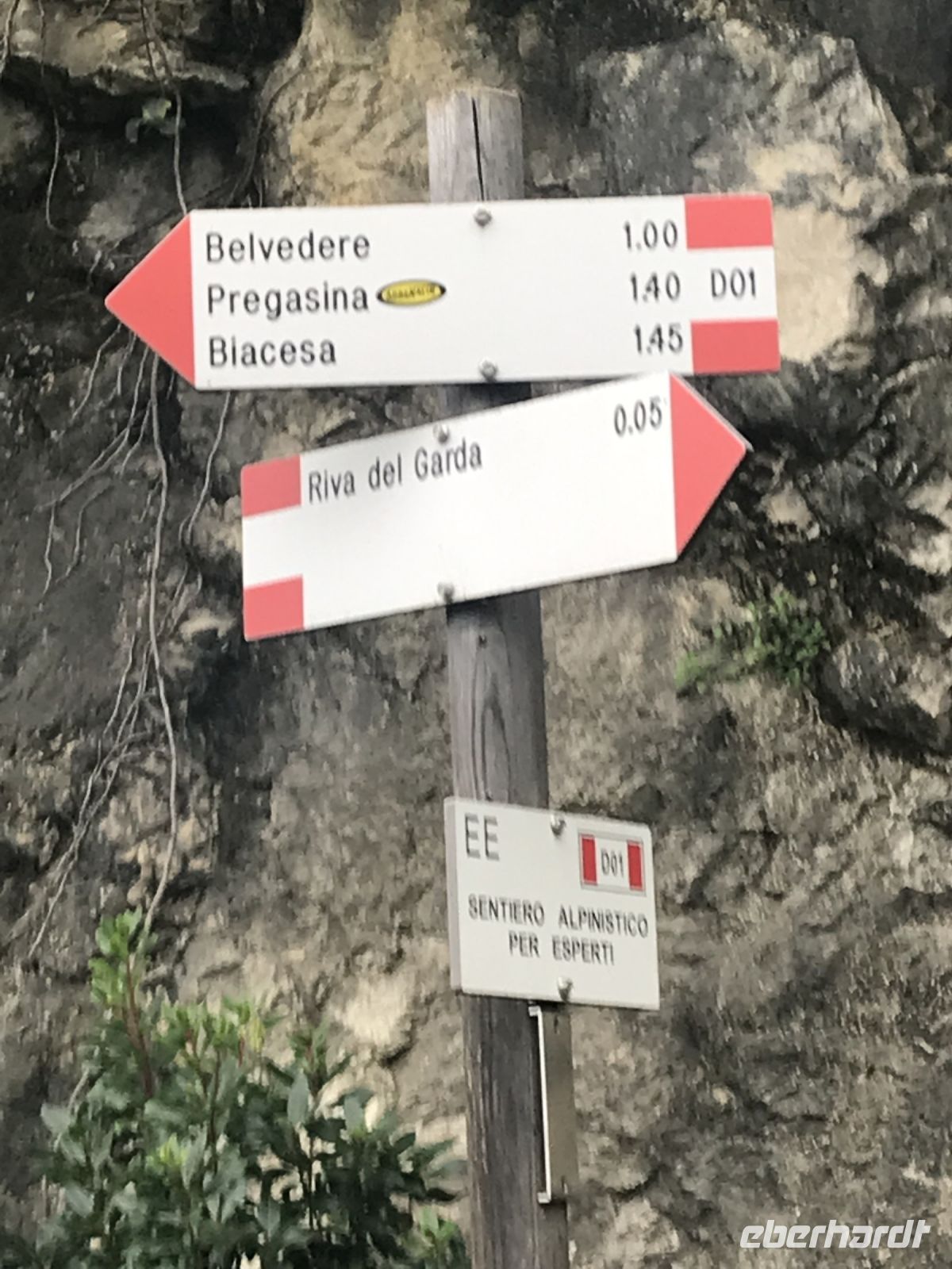 Wanderreise Italien 17.10.2024 Wanderung auf der alten Tonale Straße bis Pregasina &ndash; &copy; Renate Schuster (Eberhardt TRAVEL)