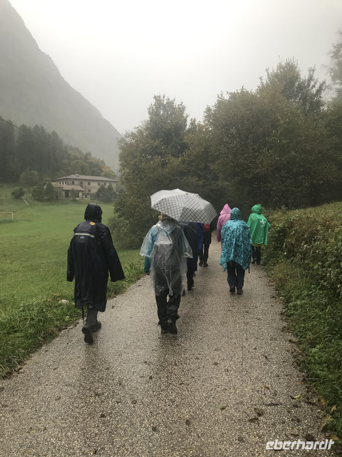 Wanderreise Italien 18.10.2024 Wanderung von Ballion zum Bergsee Tenno -auf geht's &ndash; &copy; Renate Schuster (Eberhardt TRAVEL)