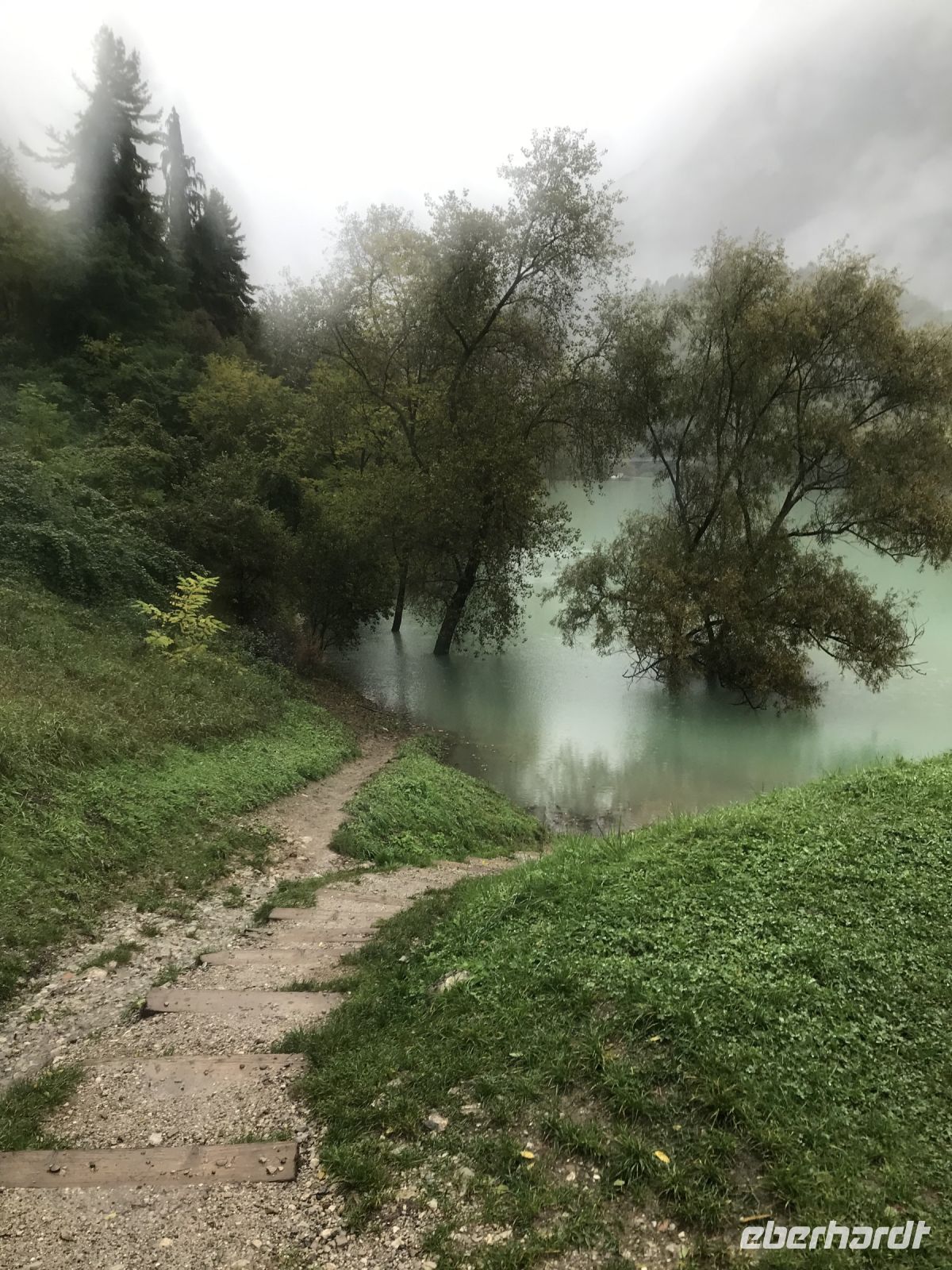 Wanderreise Italien 18.10.2024 Wanderung von Ballion zum Bergsee Tenno - der Tenno See &ndash; &copy; Renate Schuster (Eberhardt TRAVEL)