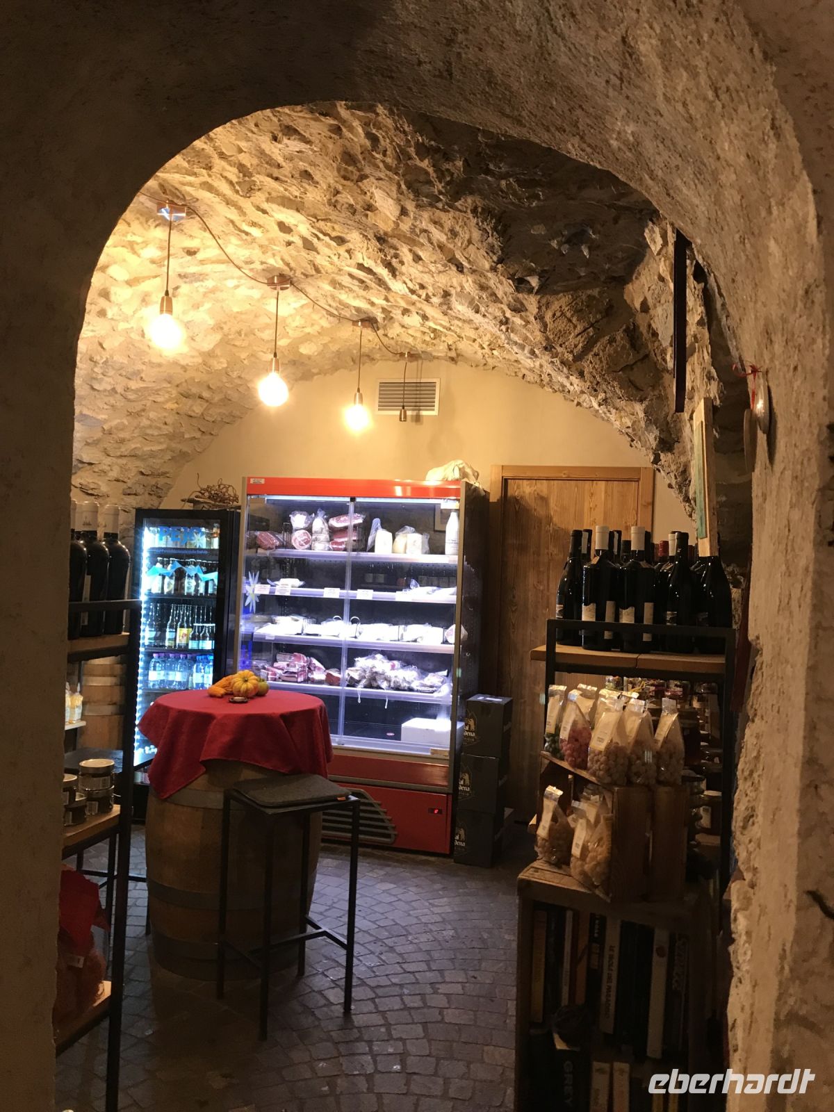 Wanderreise Italien 18.10.2024  in Canale - Lädchen gefunden mit Imbiss &ndash; &copy; Renate Schuster (Eberhardt TRAVEL)