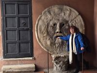 am Brunnen der Wahrheit &ndash; &copy; Marlies Thrum (Eberhardt TRAVEL)